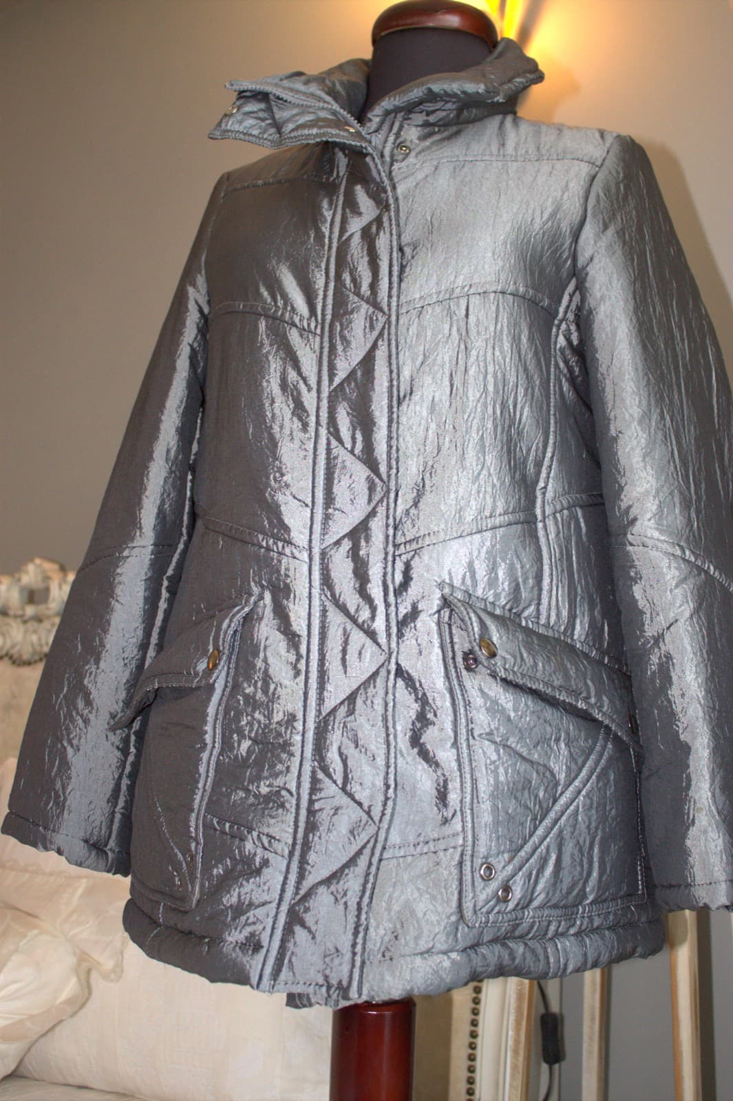 Gümüş metalik kapüşonlu Y2K vintage ceket